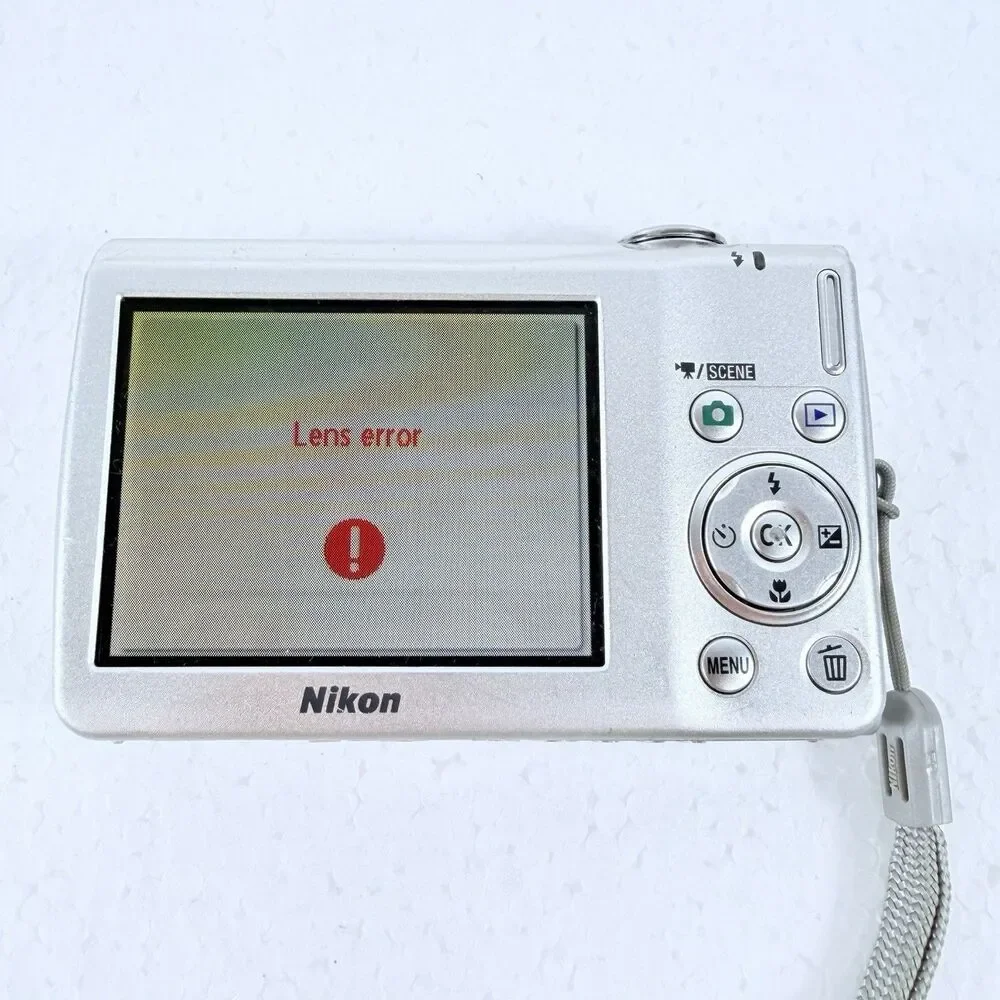 Nikon coolpix s203